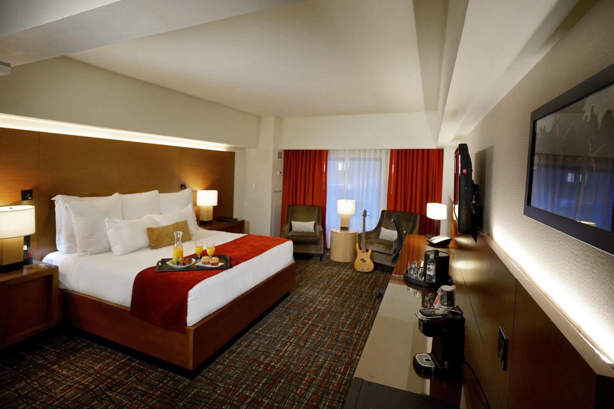 Hard Rock Hotel & Casino Tulsa Catoosa Exterior photo